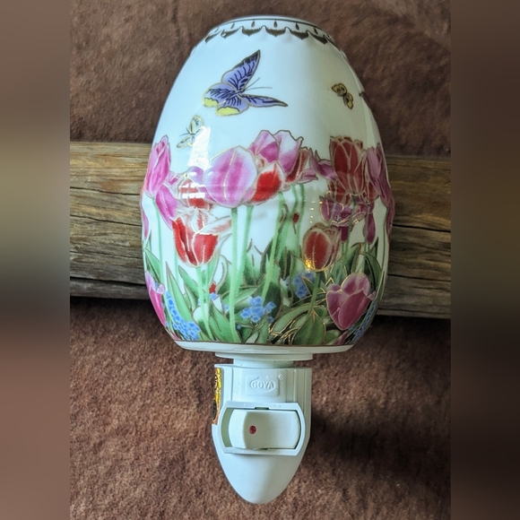 Sorelle Fine Porcelain Night Light - Picture 1 of 11